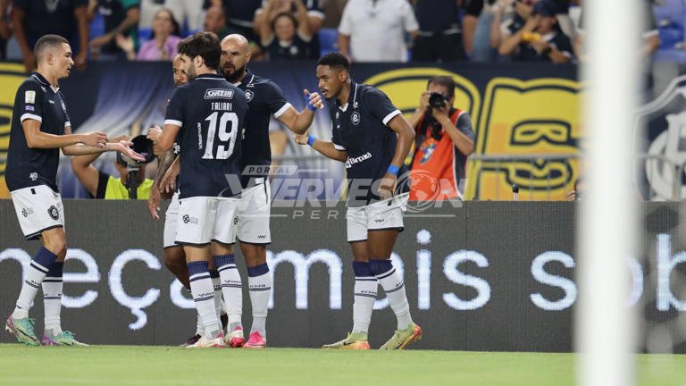 BOTAFOGO PERDE PARA O REMO, QUEBRANDO JEJUM DE 14 JOGOS, E LIGA O ALERTA NO BRASILEIRÃO.
