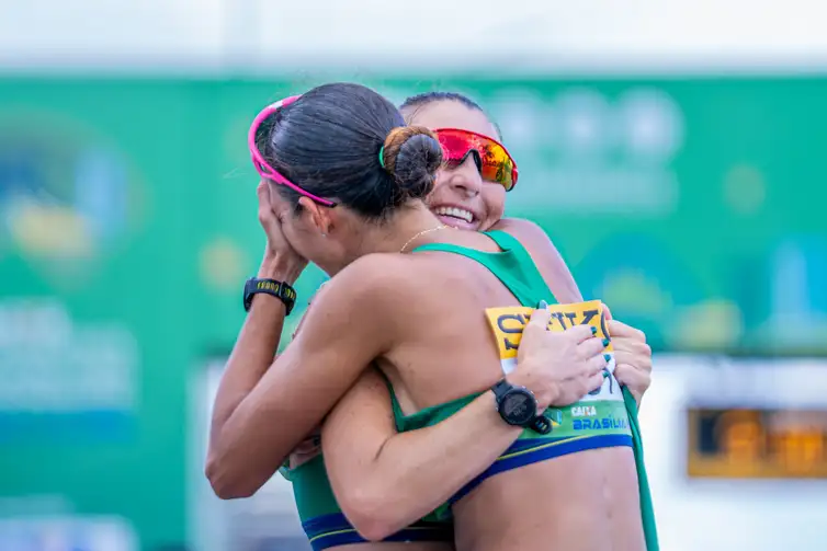 caio-bonfim-e-equipe-feminina-conquistam-bronze-no-mundial-de-marcha