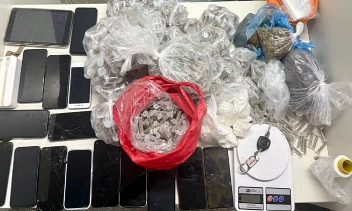 k9-na-capital:-batalhao-apolo-apreende-drogas-sinteticas-e-15-smartphones-em-sao-cristovao