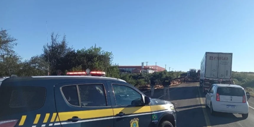 colisao-entre-carro-e-caminhao:-acidente-deixa-um-morto-e-dois-feridos-em-nova-itarana