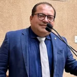 com-articulacao-de-acm-neto,-cafu-retorna-ao-uniao-brasil-e-assume-vice-lideranca-na-alba