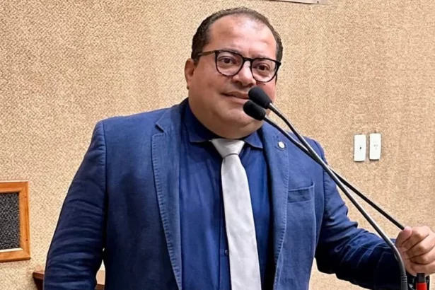 com-articulacao-de-acm-neto,-cafu-retorna-ao-uniao-brasil-e-assume-vice-lideranca-na-alba