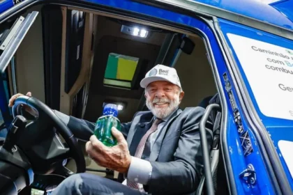 “brasil-cansou-de-ser-tratado-como-invisivel”,-diz-lula-na-maior-feira-industrial-do-mundo