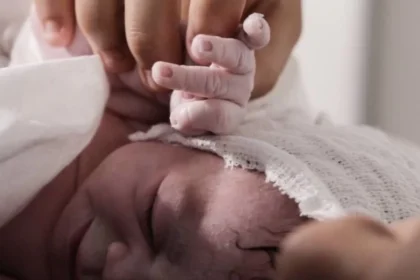 prefeito-bruno-reis-celebra-nascimento-do-primeiro-bebe-na-maternidade-municipal-de-salvador