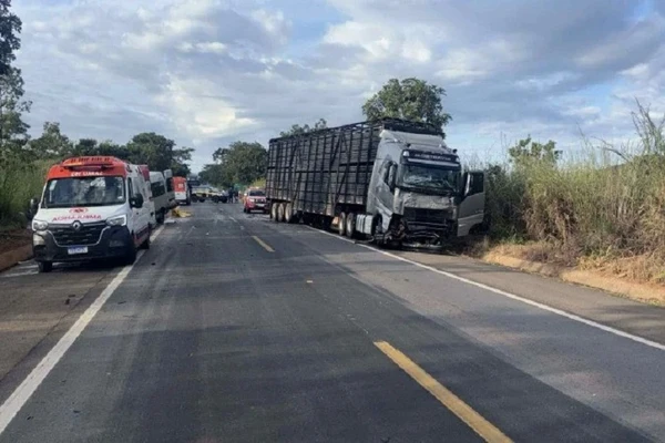 baianos:-familia-voltava-de-velorio-quando-sofreu-acidente-com-8-mortos-em-rodovia