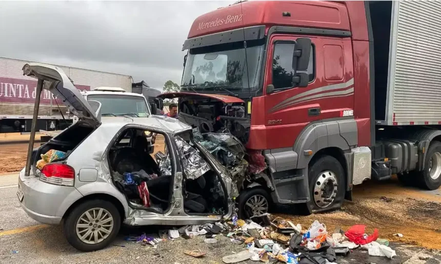 mg:-seis-pessoas-da-mesma-familia-que-vinham-para-a-bahia-morrem-em-acidente;-veja-detalhes