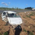 formosa-do-rio-preto:-mulher-morre-e-bebe-fica-ferido-em-acidente-entre-carro-e-caminhao