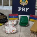 mais-de-12-kg:-prf-intercepta-carga-de-drogas-em-onibus-interestadual-em-conquista