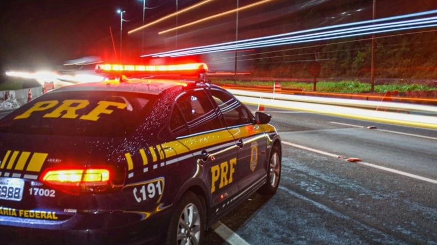 preso-sob-caminhao:-motociclista-morre-em-acidente-em-vitoria-da-conquista