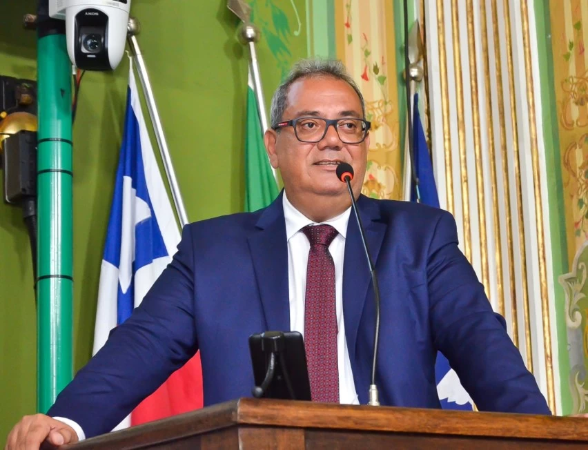 projeto-de-carlos-muniz-proibe-cobranca-em-areas-de-embarque-e-desembarque