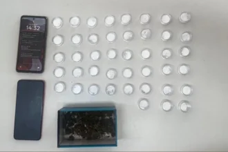 flagrante:-suspeito-e-preso-com-drogas-e-celular-roubado-no-alto-do-peru