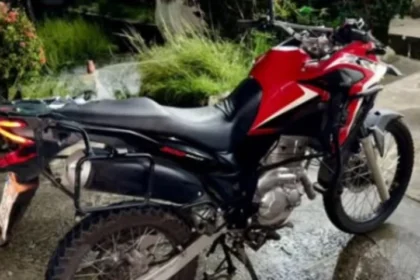 deu-ruim:-homem-e-preso-com-moto-clonada-na-ribeira
